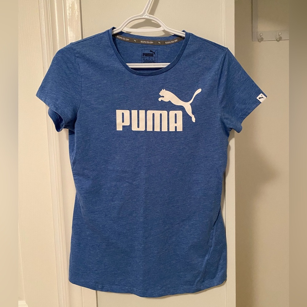 Puma t-shirt size small